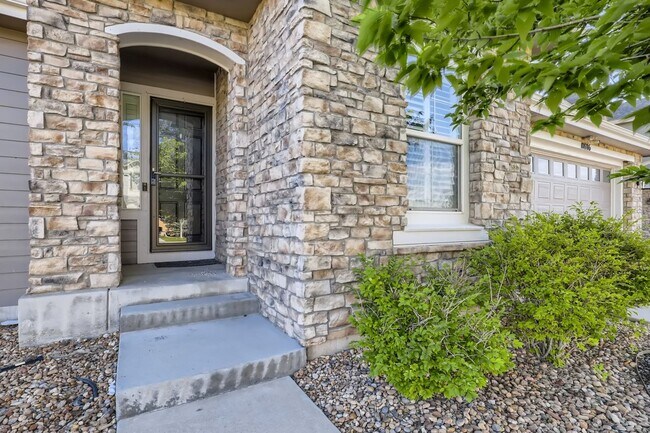 Building Photo - Stunningly Beautiful Highlands Ranch Home ...