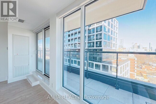 Photo du bâtiment - 115 Denison Ave