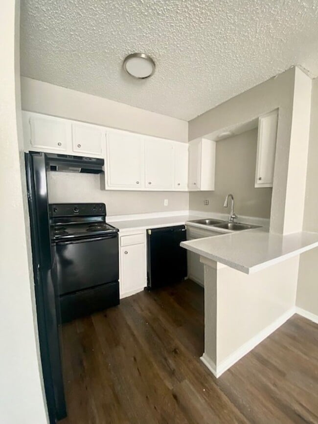 Interior Photo - Chelsea Manor is the place for you!