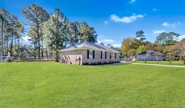 Foto del edificio - 221 Greene Drive