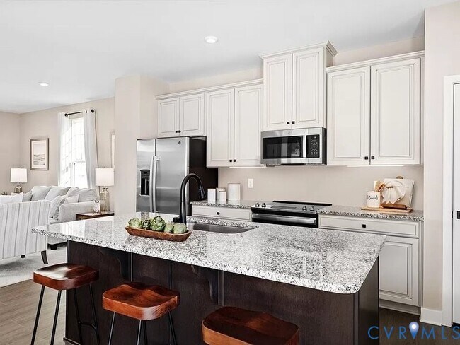 Foto del edificio - 604 Rosedown Ln