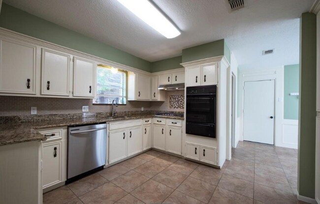 Building Photo - 311 Edgeton Ct