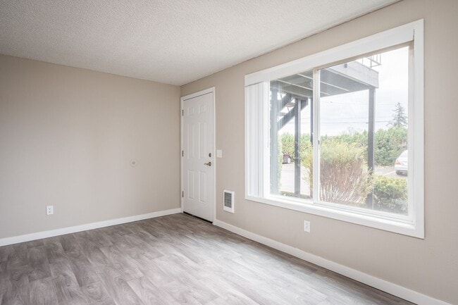 Interior Photo - Douglas Square