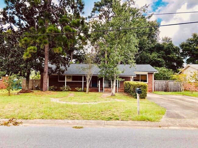 Foto del edificio - 3708 Whispering Pines Dr