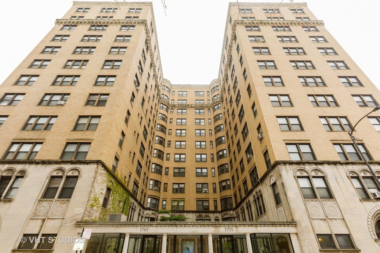 Foto principal - 1765 E 55th St