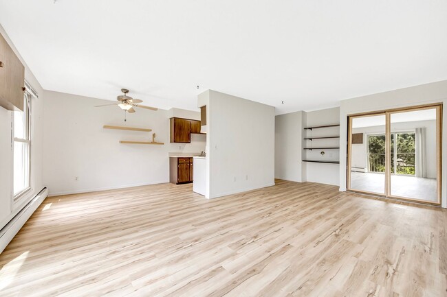 Building Photo - 1 Bedroom, 1 Bath open floor plan close to...