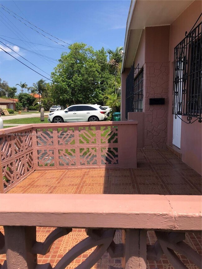 Foto del edificio - 6460 SW 28th St
