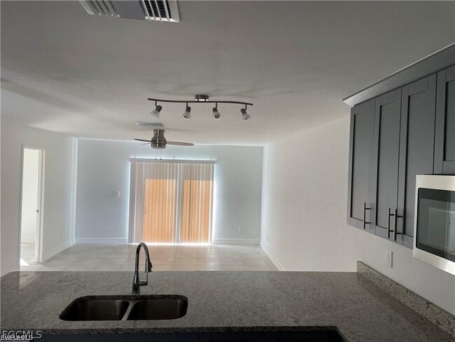 Foto del edificio - 1114 Capetown Ave