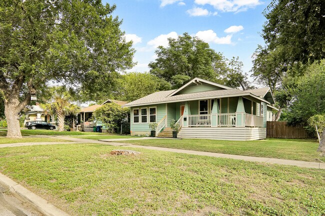Foto del edificio - 1038 W Mistletoe Ave
