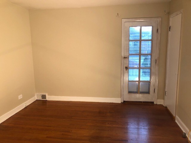 Foto principal - 6336 N Leroy Ave