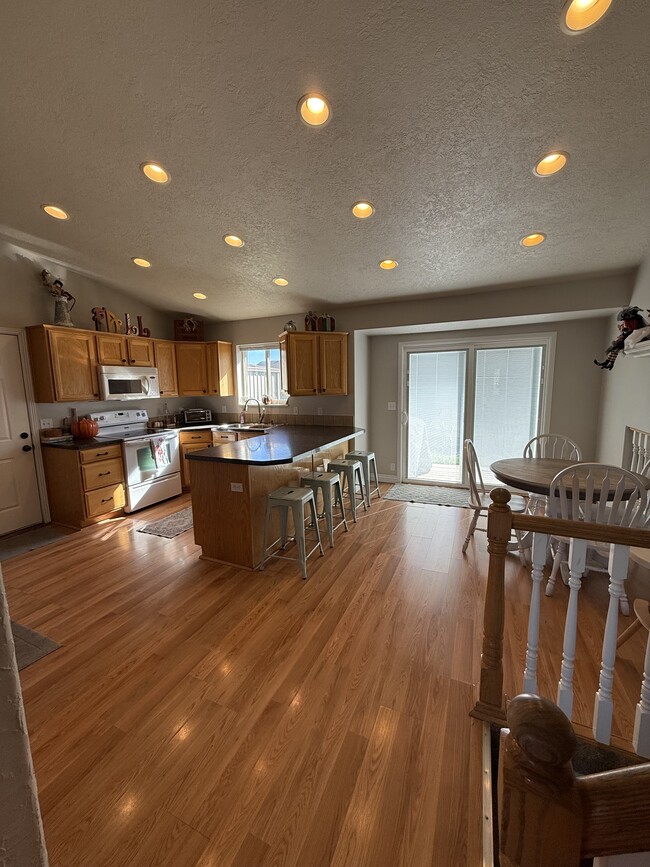 Foto del edificio - 462 W 660 S