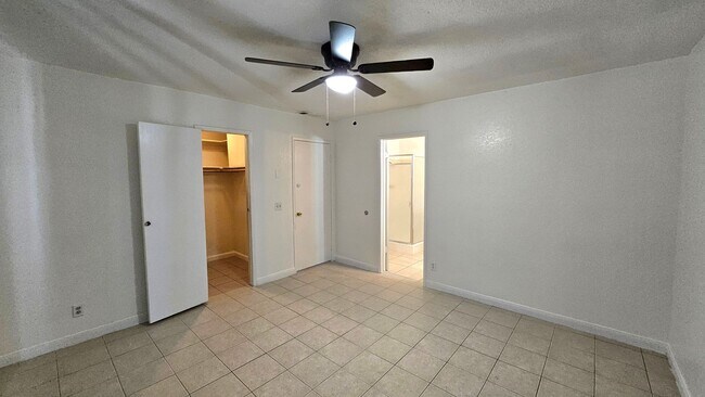 Foto del edificio - 21398 Baldwin Ln