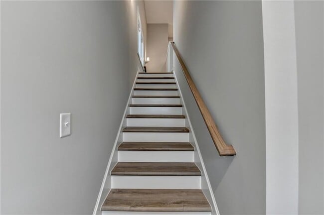 Building Photo - 106 Pinecone Pkwy