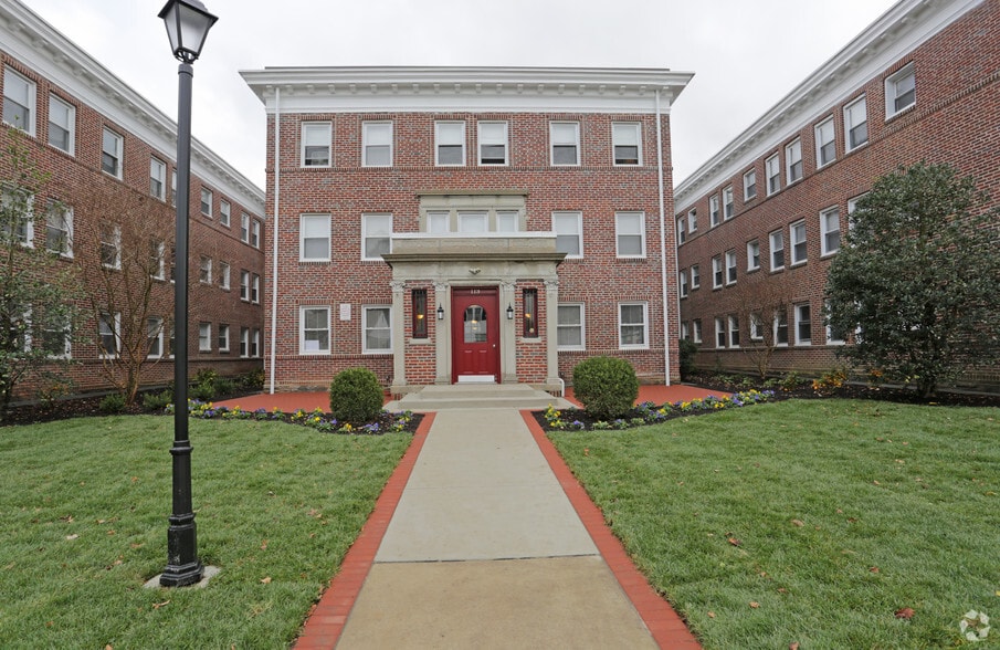 Suburban Court Apartments Suburban Court Apartments