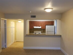 Building Photo - 8180 Geneva Ct