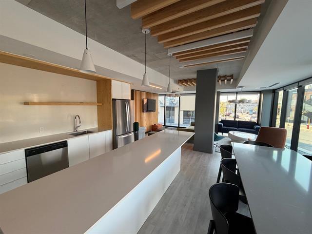 Building Photo - 30 Rue Jos-Montferrand