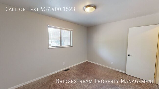 Building Photo - *Half Off First Months Rent* Updated groun...