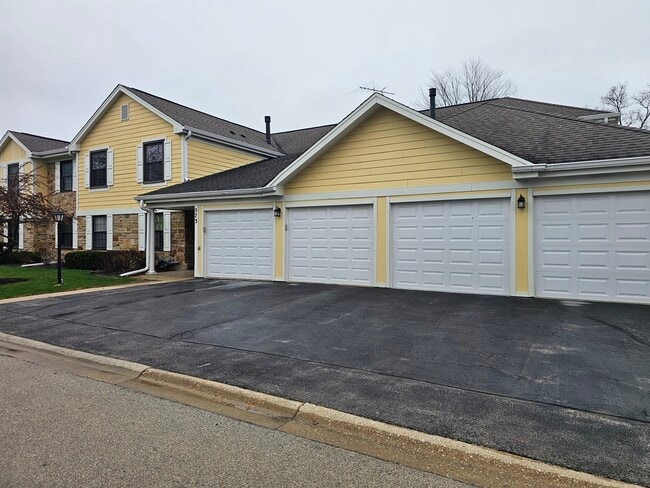 Foto del edificio - 573 Greystone Ln