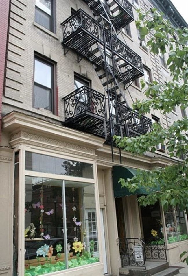 Building Photo - 161 14th St