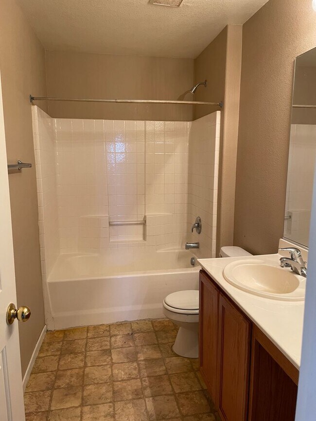 Foto del edificio - 3753 Hollycroft Dr