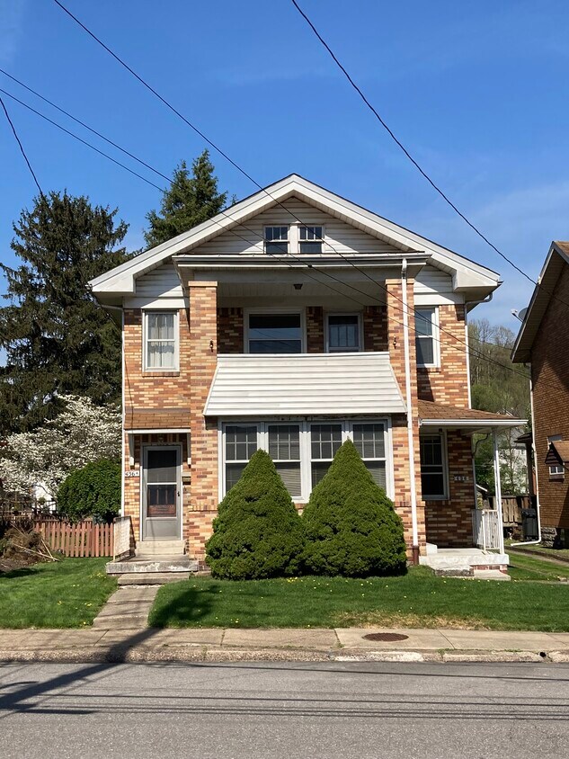 436A Shady Ave, Bridgeville, PA 15017 Townhome Rentals in Bridgeville PA