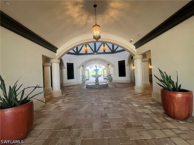 Building Photo - 9727 Acqua Ct