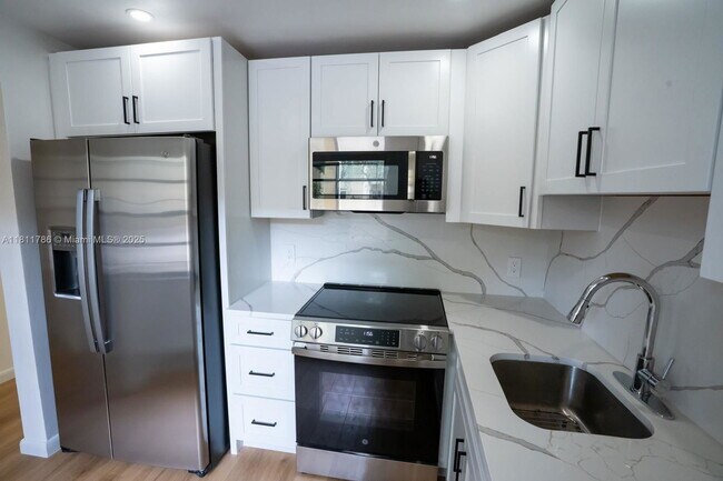 Photo - 136 S Cypress Rd Apartment