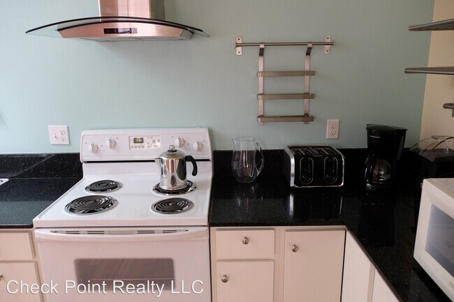 Foto del edificio - 1 br, 1 bath House - 5716 SE 21st Ave