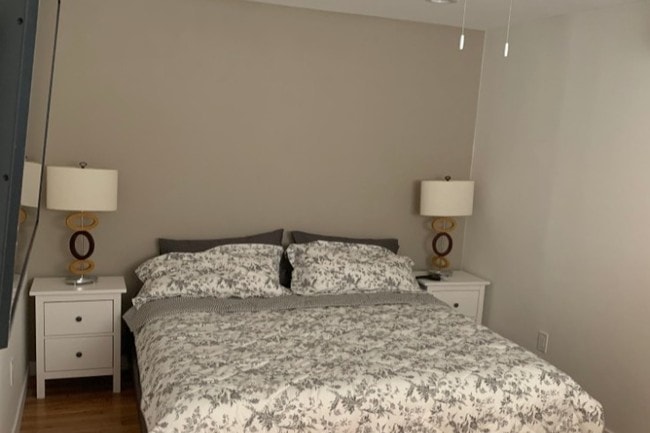 Twin Bed - 927 Euclid St