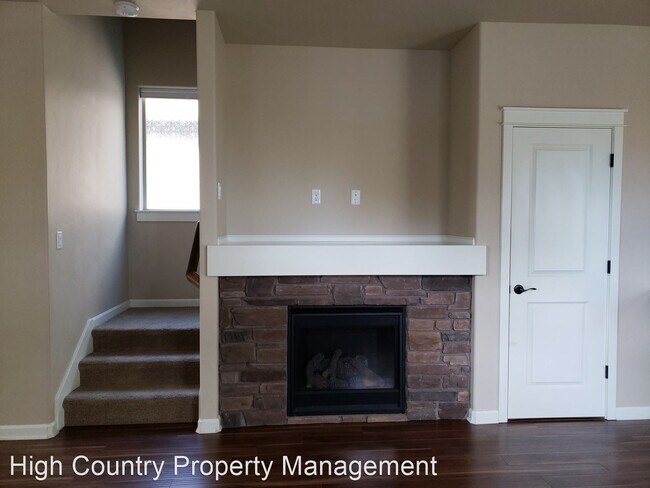 Building Photo - 3 br, 2.5 bath House - 2845 SW Yew Park Lane