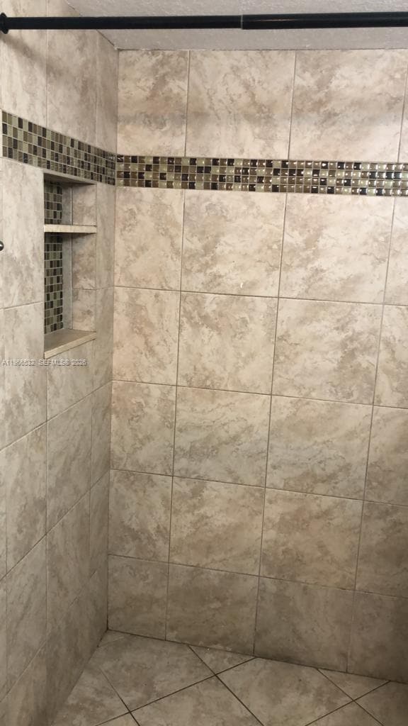 Building Photo - 104 Gardens Dr