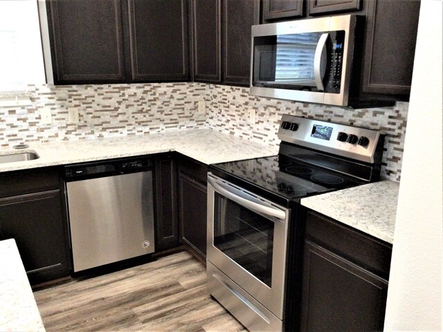 Foto del edificio - 1325 Rosedale Springs Ln