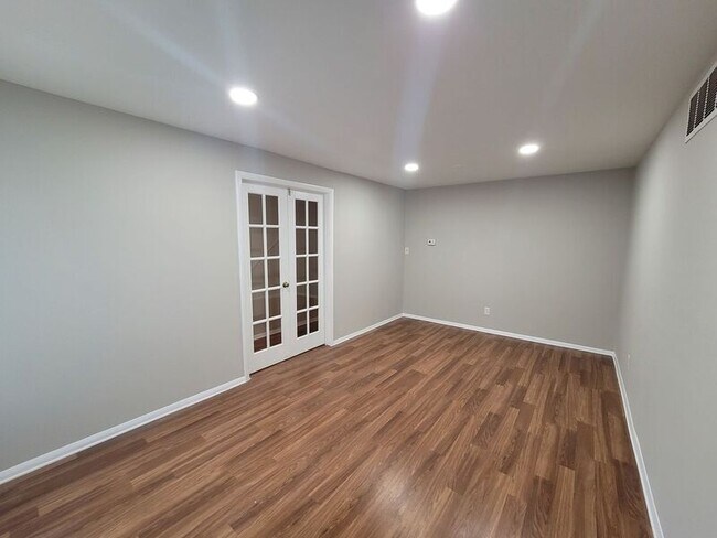 Foto del edificio - 418 N Washington St