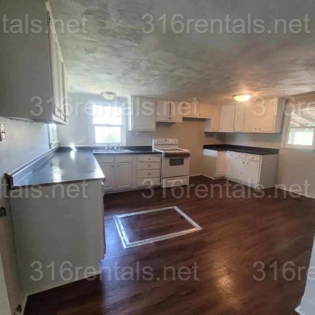 Building Photo - $950 - 2 bed 1 bath - Single Family Home
