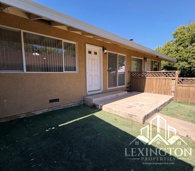 Foto del edificio - Stunning, 2BD/1BA, Condo in the Villaggio Community off Madison Ave. and Auburn Blvd.! ***Move-in...