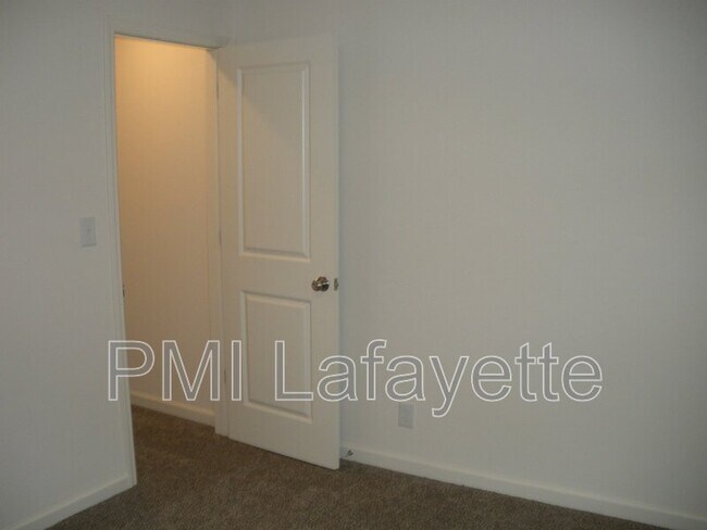 Foto del edificio - 4803 Dobson Dr