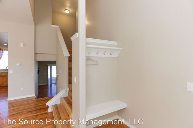 Building Photo - 4 br, 3.5 bath House - 2320 Thoreau Dr