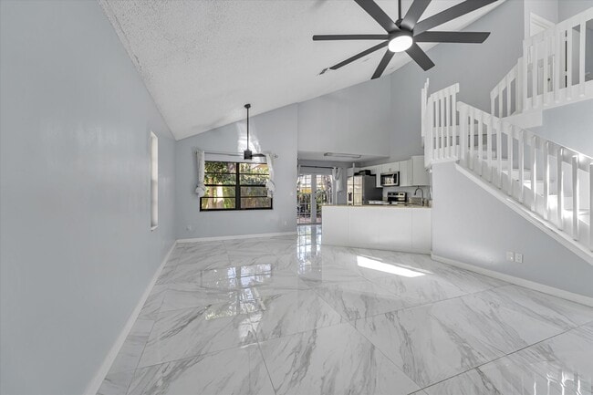 Building Photo - 622 Anhinga Rd