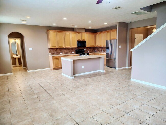Building Photo - 6126 Menor Crest Dr