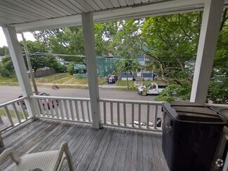 Building Photo - 708 Linden Pl