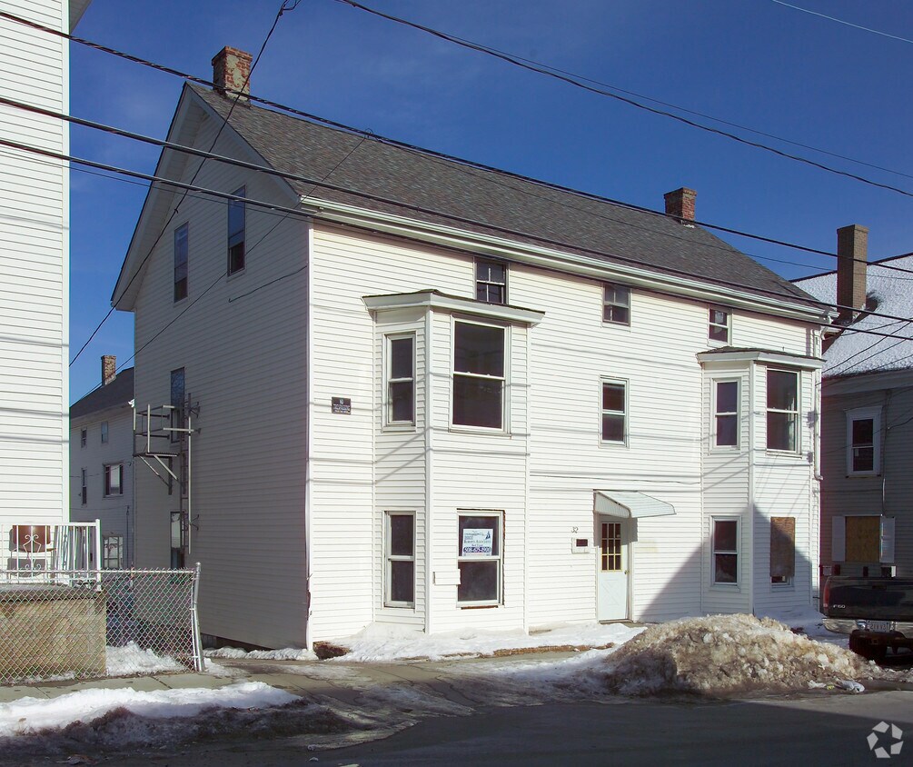 Primary Photo - 32 Tecumseh St