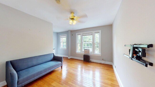 Foto del edificio - 2527 Q St NW