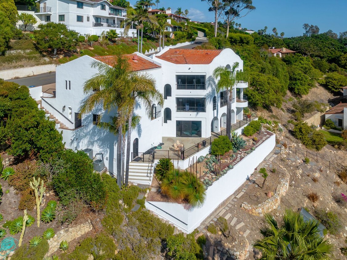 Primary Photo - World-Class Ocean views abound with this A...