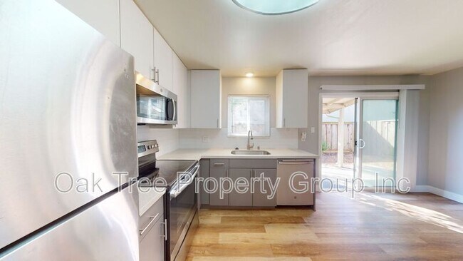 Foto del edificio - 2531 Grove Way