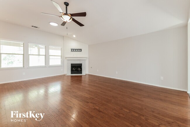 Building Photo - 2825 Laurel Oak Dr