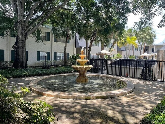 Building Photo - Charming 2-Bedroom Home in an Unbeatable L...