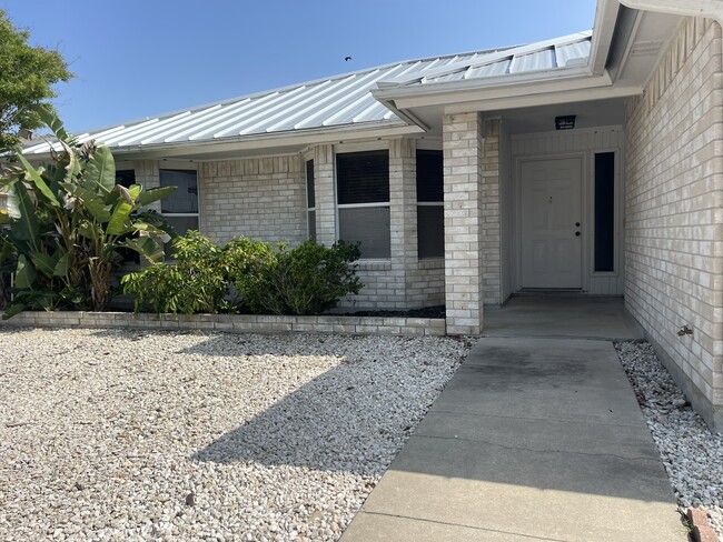 Building Photo - 13830 Gunwale Dr