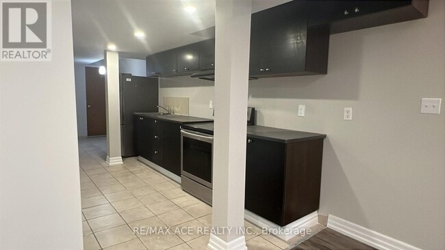 Building Photo - 21 Lanebrook Dr