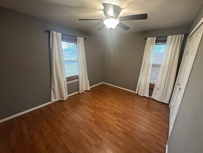Foto del edificio - 4217 Redbud Ave