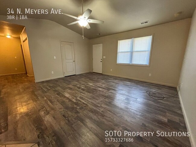 Building Photo - 3BD/1BA Pet Friendly Duplex in Benton